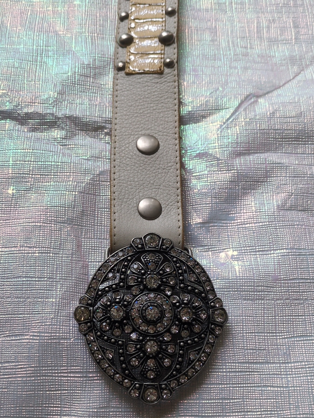 Leatherock White Belt with Ornate Crystal Medallion Buckle